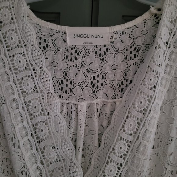 Lace dress - Picture 3 of 3